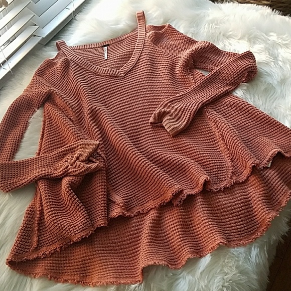 Free People Sweaters - FREE PEOPLE MOONSHINE COLD SHOULDER SWEATER